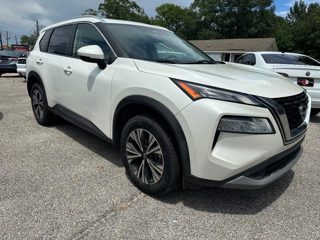 2022 Nissan Rogue SV's photo