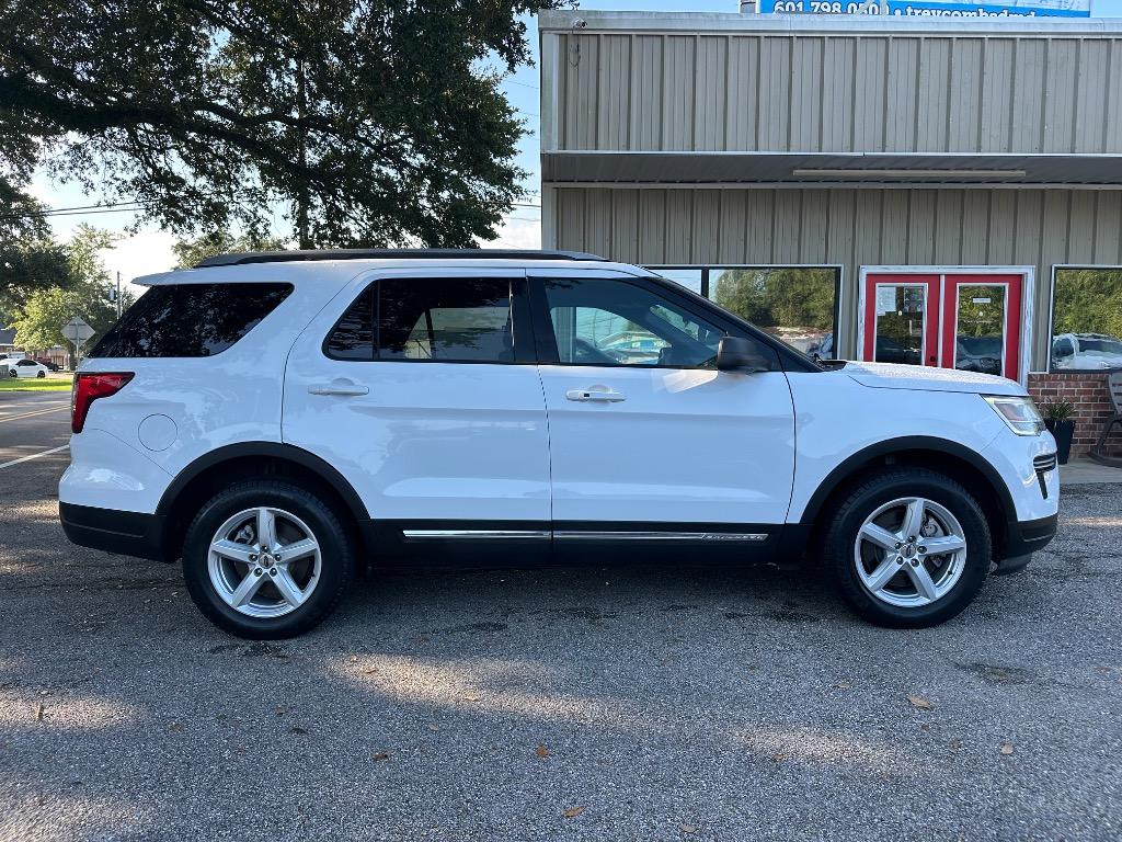 2018 Ford Explorer XLT's photo