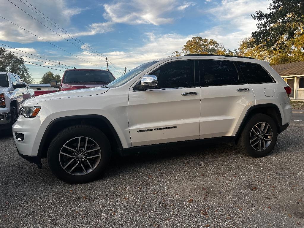2018 Jeep Grand Cherokee Limited's photo