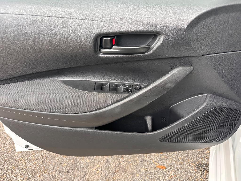 2022 Toyota Corolla LE - Photo 18