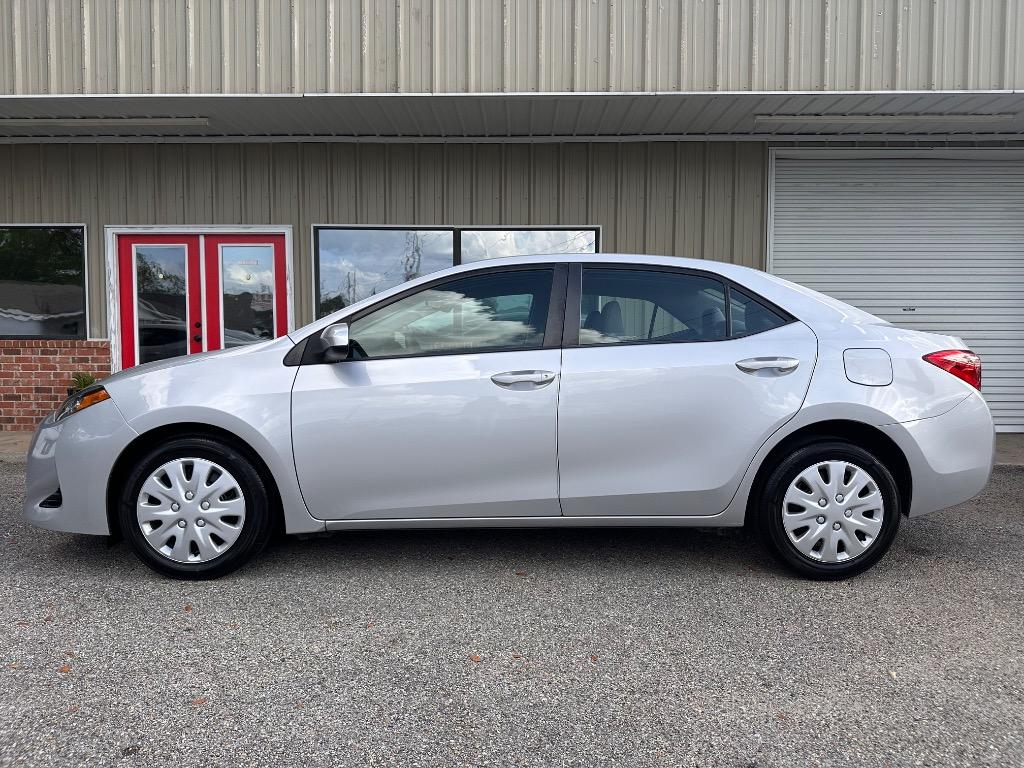2019 Toyota Corolla LE - Photo 6