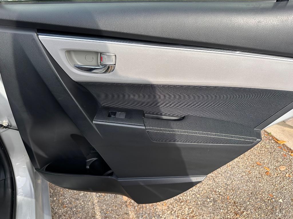 2019 Toyota Corolla LE - Photo 20