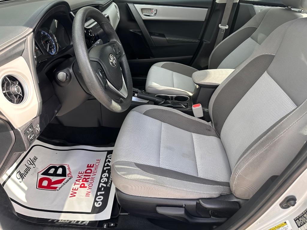 2019 Toyota Corolla LE - Photo 16