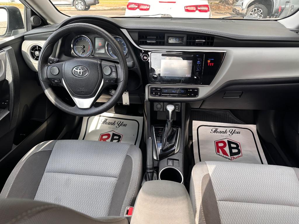 2019 Toyota Corolla LE - Photo 17