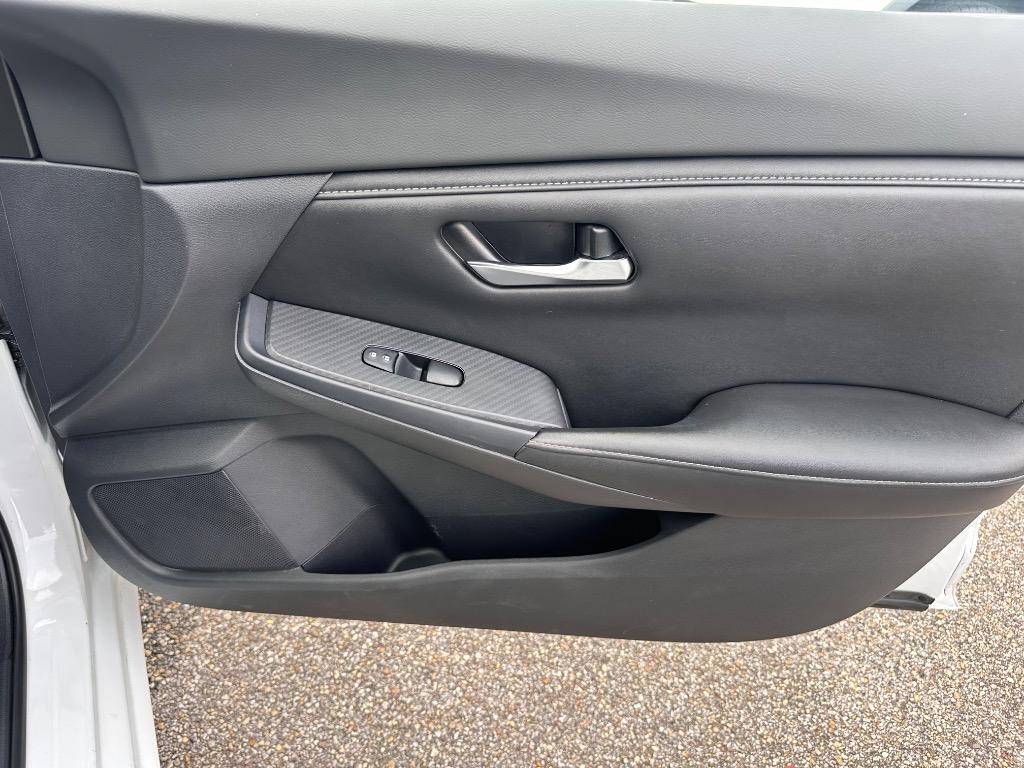 2023 Nissan Sentra SV - Photo 18
