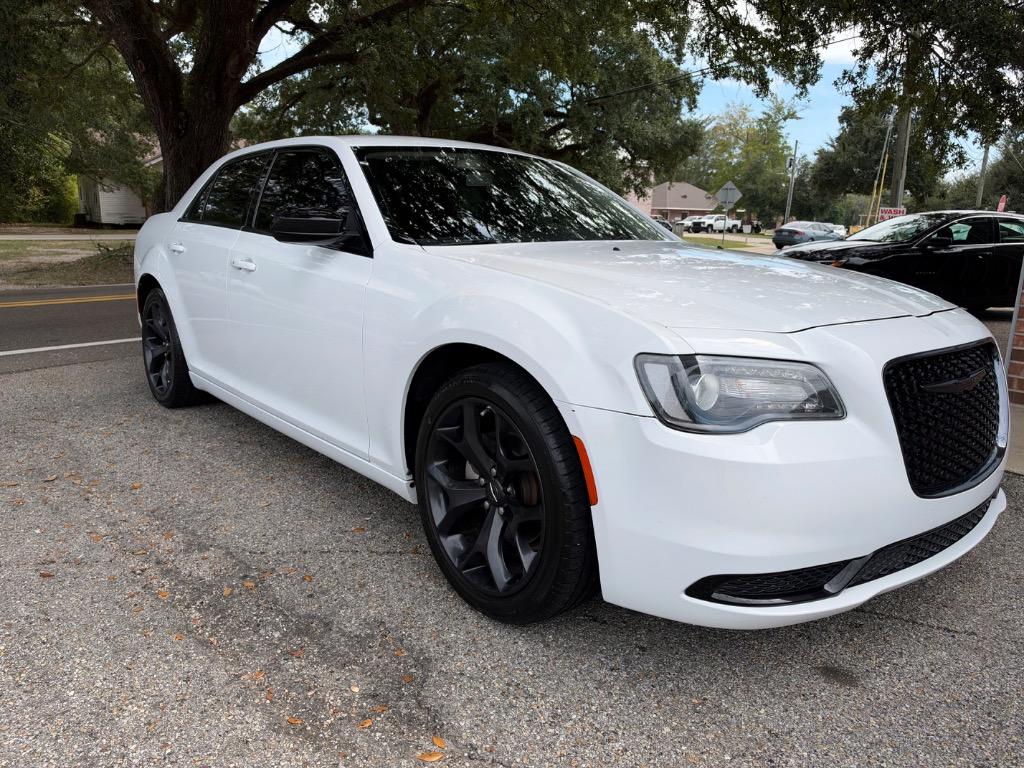 2022 Chrysler 300 Touring